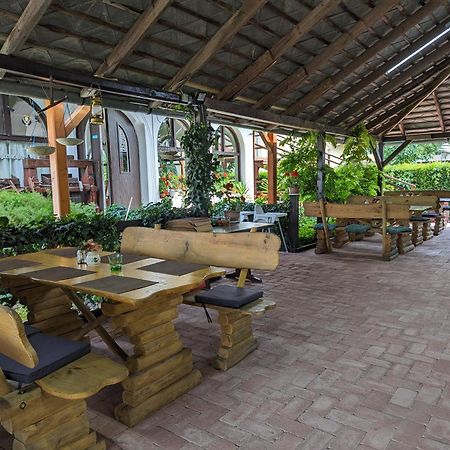 Margareta Etterem Es Vendeghaz Gasthaus Balatonberény エクステリア 写真