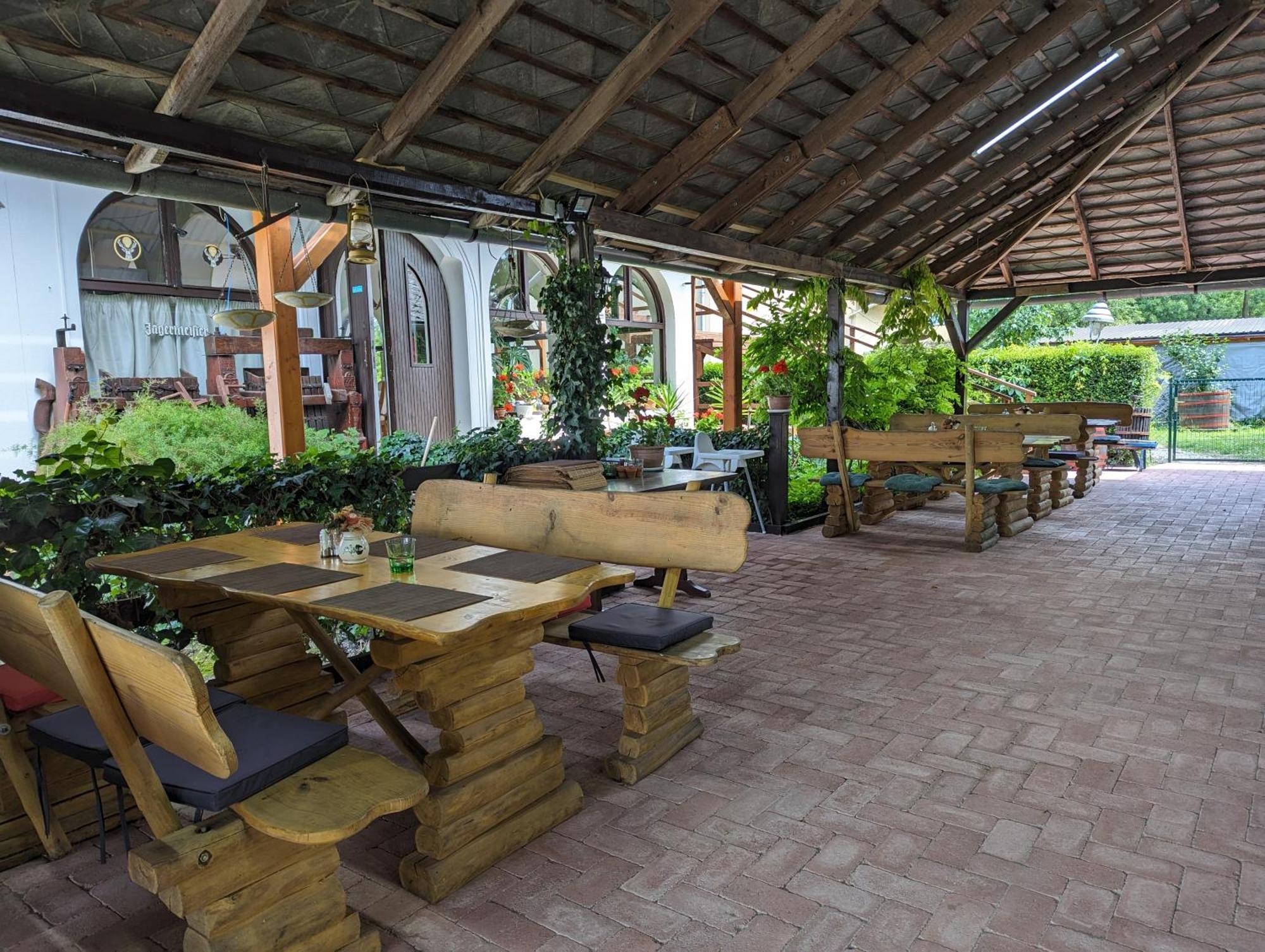 Margareta Etterem Es Vendeghaz Gasthaus Balatonberény エクステリア 写真